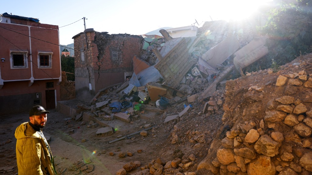 摩洛哥馬拉喀什附近山村穆萊卜拉欣（Moulay Brahim）建築物倒塌變成廢墟。 路透社