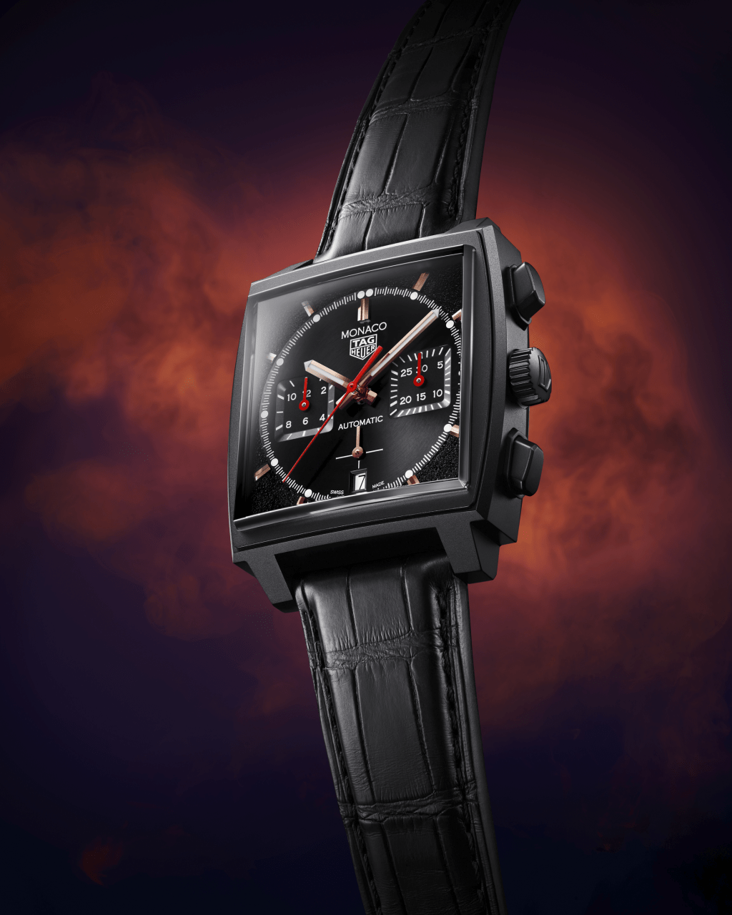 黑色Monaco,拥有高度防刮的黑色DLC涂层。表壳:39mm DLC钛金属 机芯:Calibre Heuer 02自动 售价:$71,200 黑色Monaco,拥有高度防刮的黑色DLC涂层。表壳:39mm DLC钛金属 机芯:Calibre Heuer 02自动 售价:$71,200