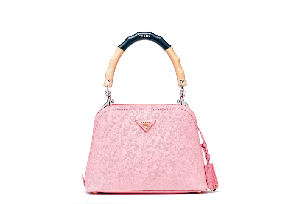 配以竹手柄的粉紅色手袋/$33,800。