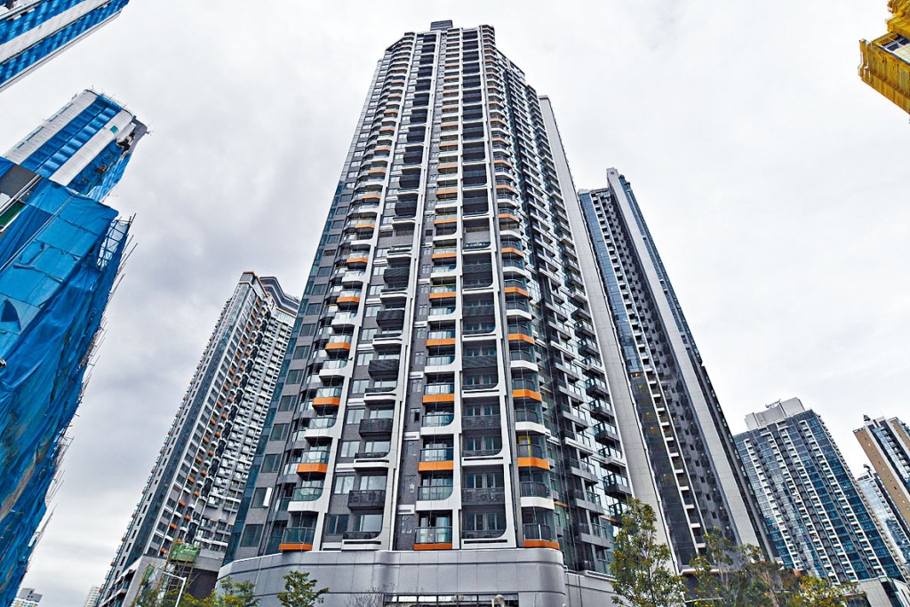 启德嘉峰汇连录承租，中层单位以每呎37.2元租出，低市价5%。