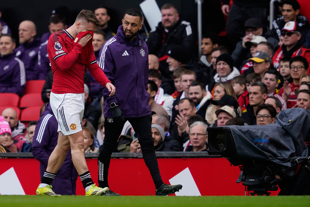 梳爾24分鐘退下火線。美聯社 梳爾24分鐘退下火線。美聯社