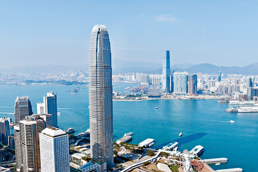 筆者認為,香港可發揮連接國際資本與內地綠色金融需求的橋樑功能,為國家實現雙碳目標作出貢獻。