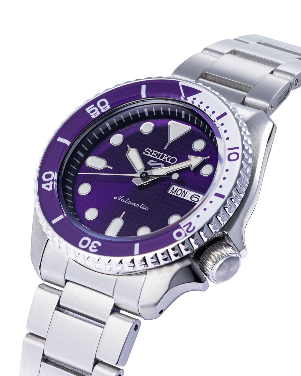 Seiko 5 Sports Winter Sports SRPM11,表壳:38mm不锈钢/ 机芯:4R36自动/ 限量:1,000枚/ 售价:$2,580。 Seiko 5 Sports Winter Sports SRPM11,表壳:38mm不锈钢/ 机芯:4R36自动/ 限量:1,000枚/ 售价:$2,580。