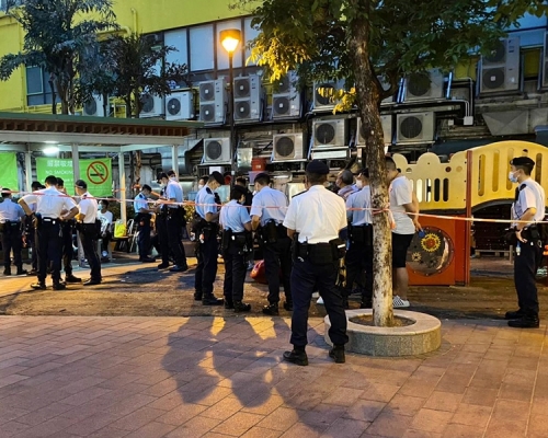 警方跨部門突擊巡查元朗區多個公眾地方。警方圖片