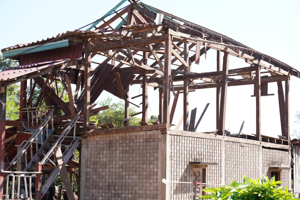 柬埔寨指泰軍炮擊奧多棉吉省，造成房屋損毀。新華社