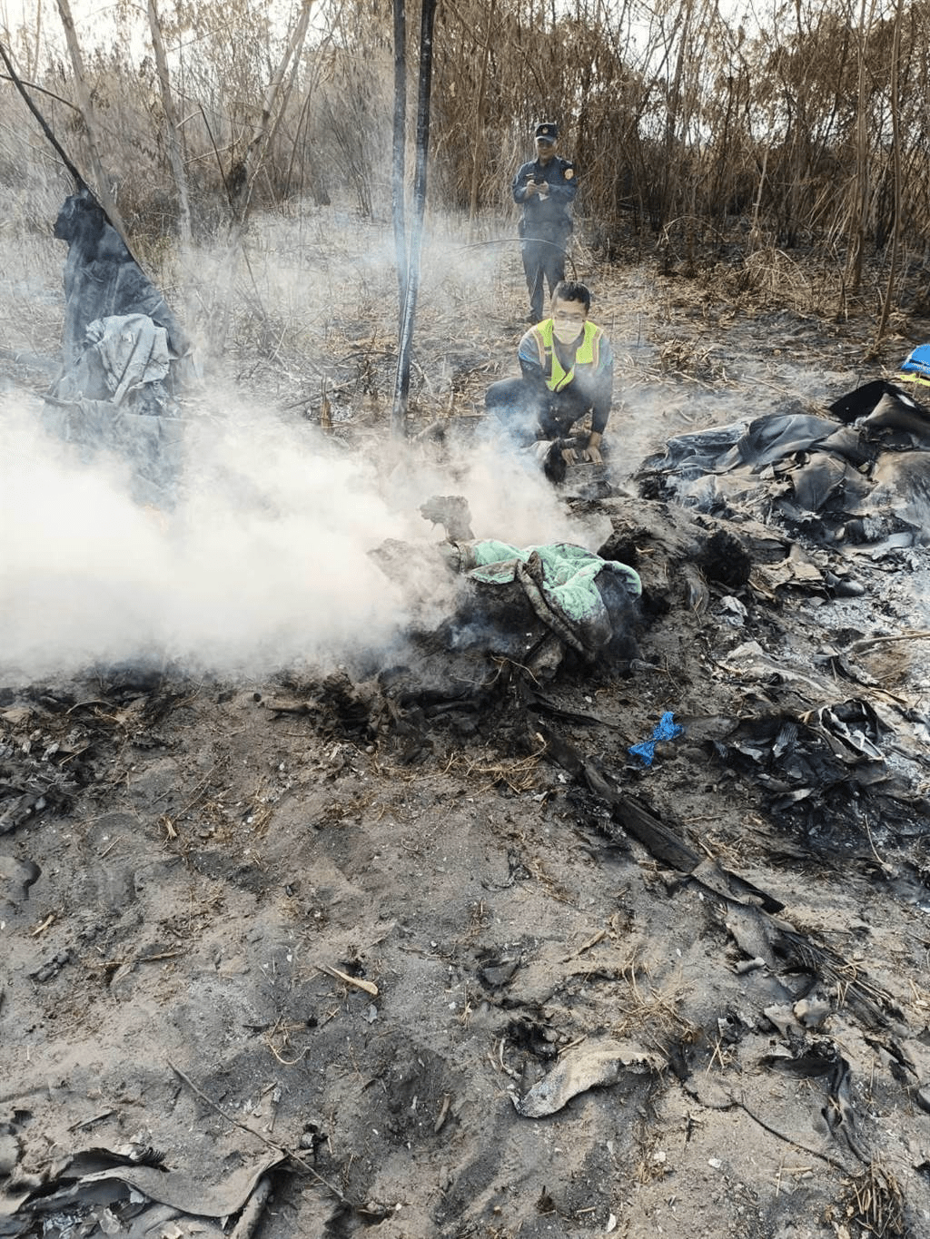 小型飛機墜落起火燃燒，機上教練林國裕與18歲日籍學生本田殞命。