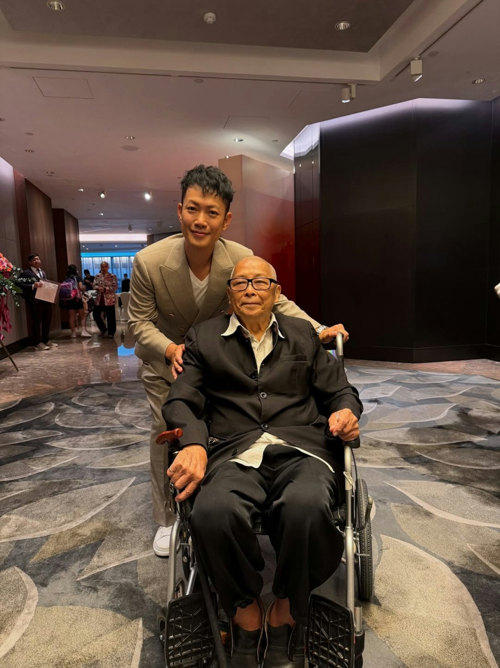 劉兆銘去年10月出席《香港文化藝術界慶祝中華人民共和國成立76周年酒會》。 劉兆銘去年10月出席《香港文化藝術界慶祝中華人民共和國成立76周年酒會》。