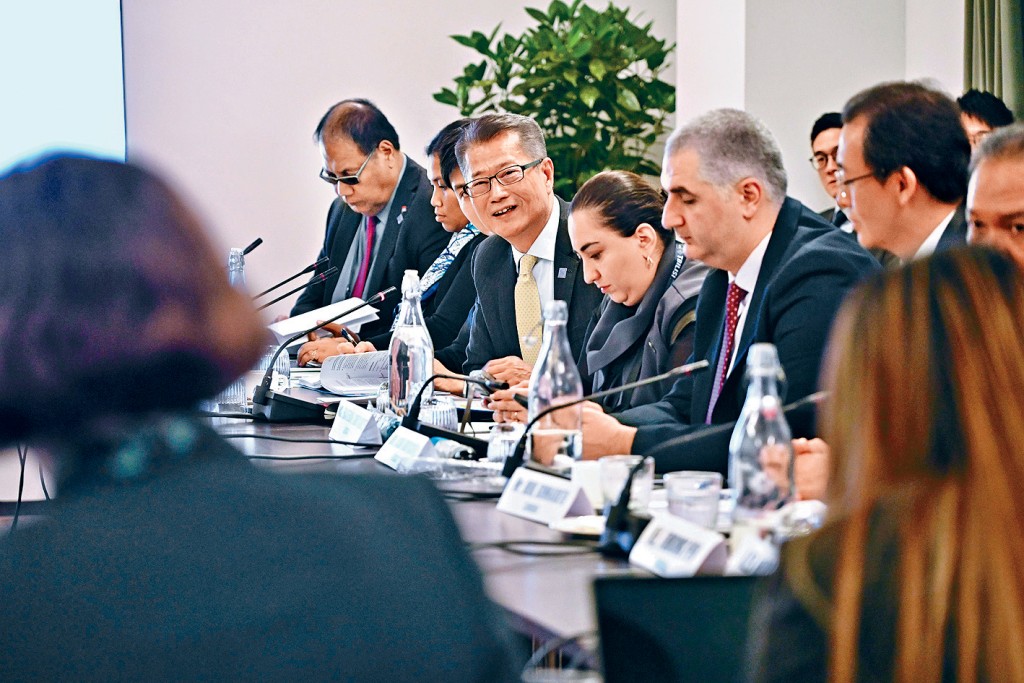 財政司司長陳茂波日前在格魯吉亞出席亞洲開發銀行第57屆理事會年會。