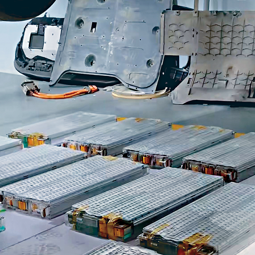 有內地車房東主指，不少電動車因電池入水報廢。