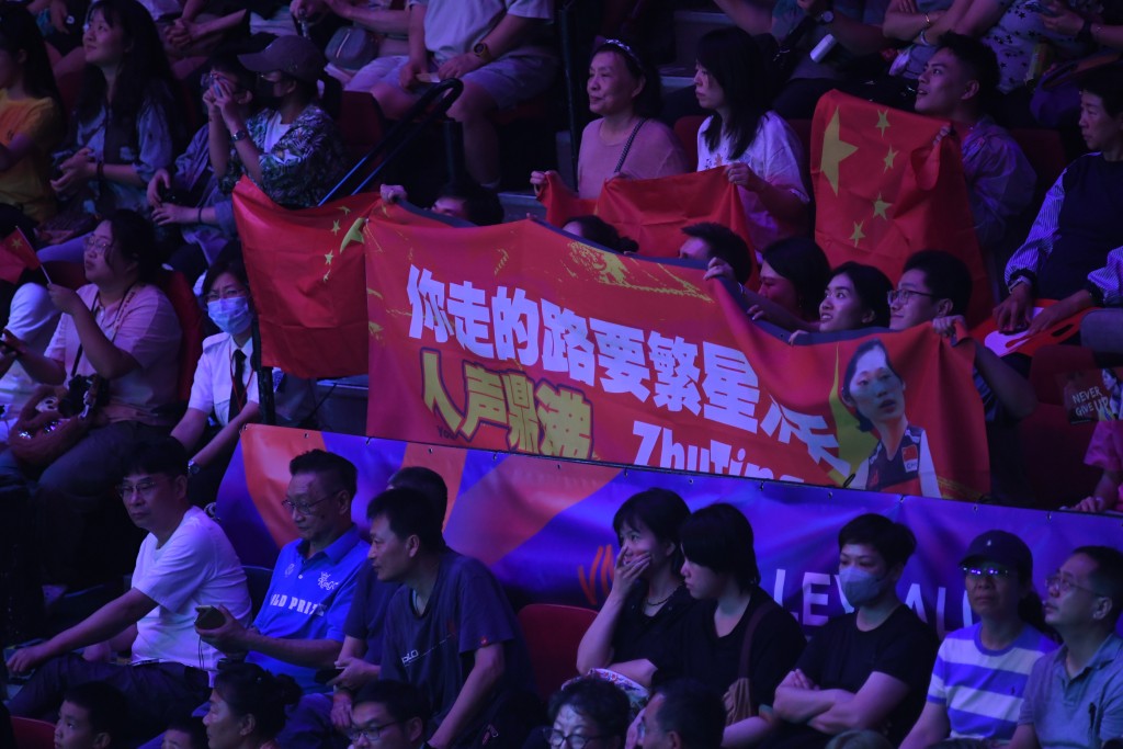 世界女排联赛周五晚赛事，中国女排赢德国录得两连胜。 吴家祺摄