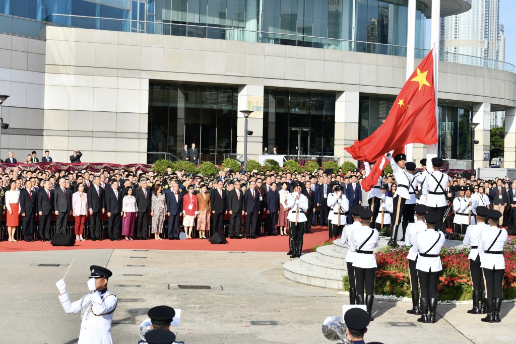 中華人民共和國成立七十五周年慶祝活動升旗儀式。（盧江球攝）