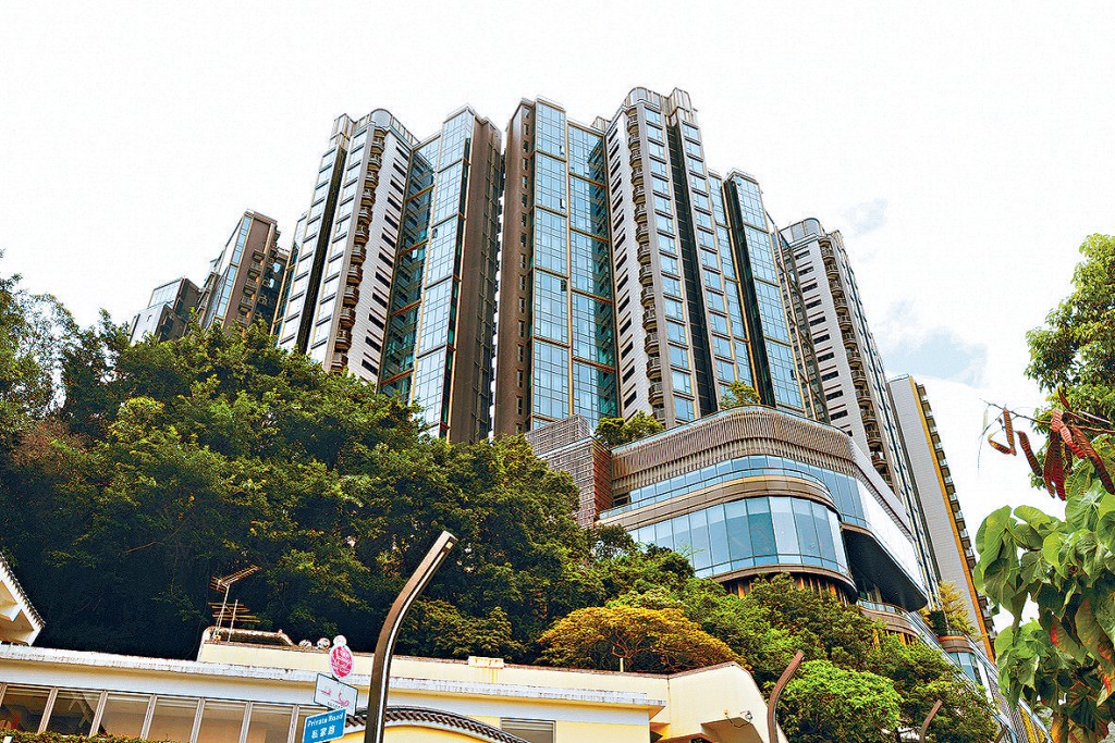 新地發展的沙田豪宅瓏珀山昨以招標形式售出5伙,單日套現逾1億。