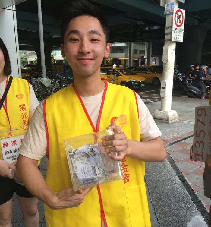 焯燊參加學院舉辦的台灣服務體驗計畫,啟發他研究香港與台灣福利政策發展的歷史。