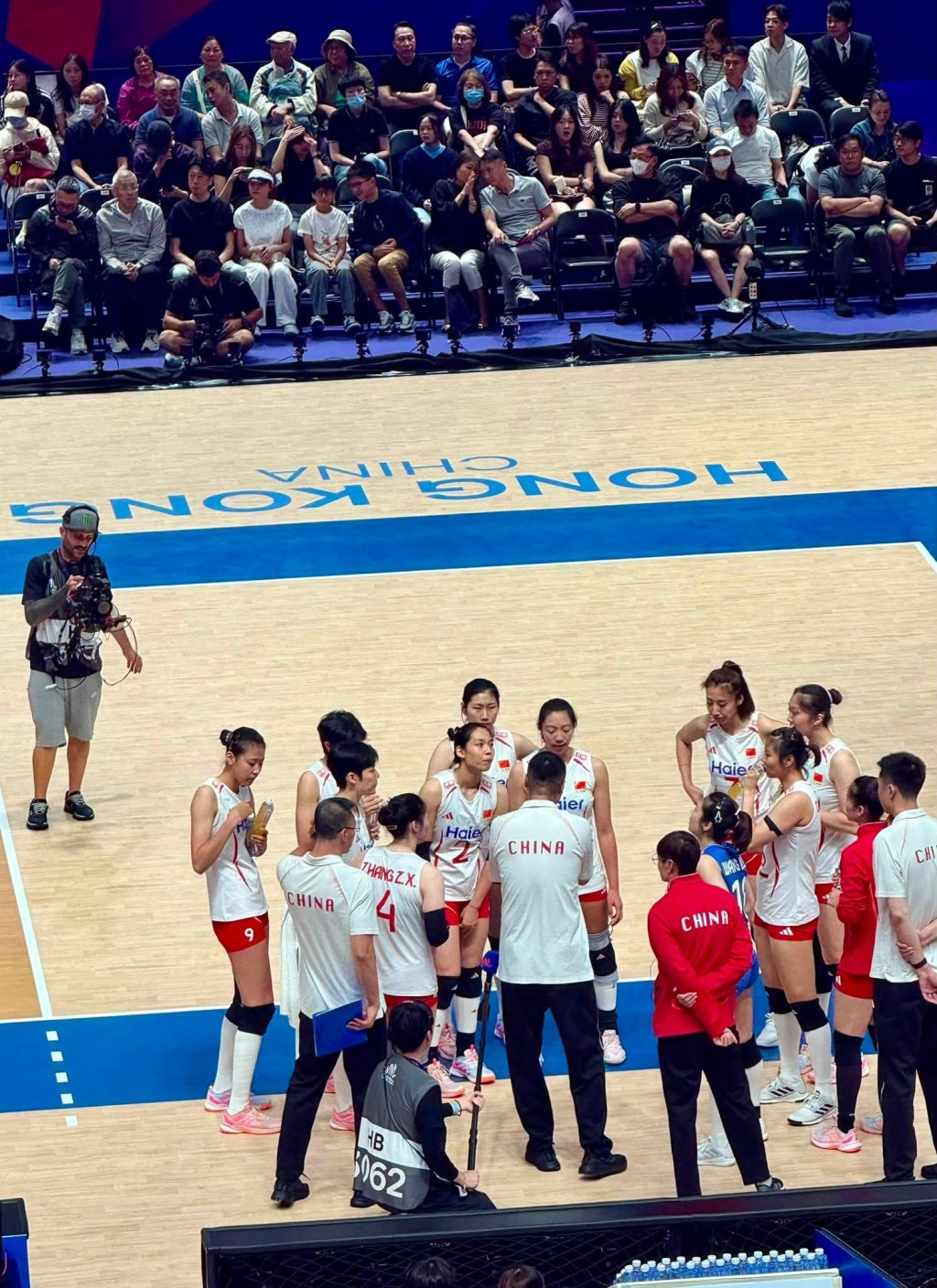 第一局中國隊以25:19先拔頭籌！中國女排，繼續加油！羅淑佩fb