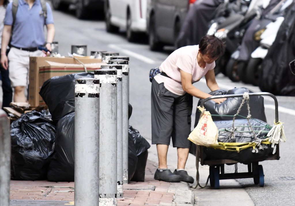 5月1日起，法定最低工資水平調升至每小時43.1元。資料圖片