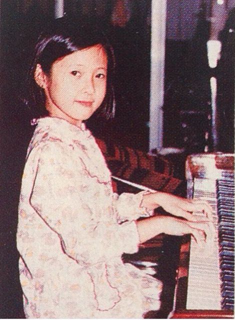 陳穎妍兒時曾學琴。