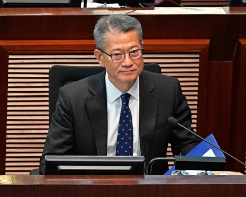 被要求盡快派錢,陳茂波:「急得來亦要審慎」。 資料圖片