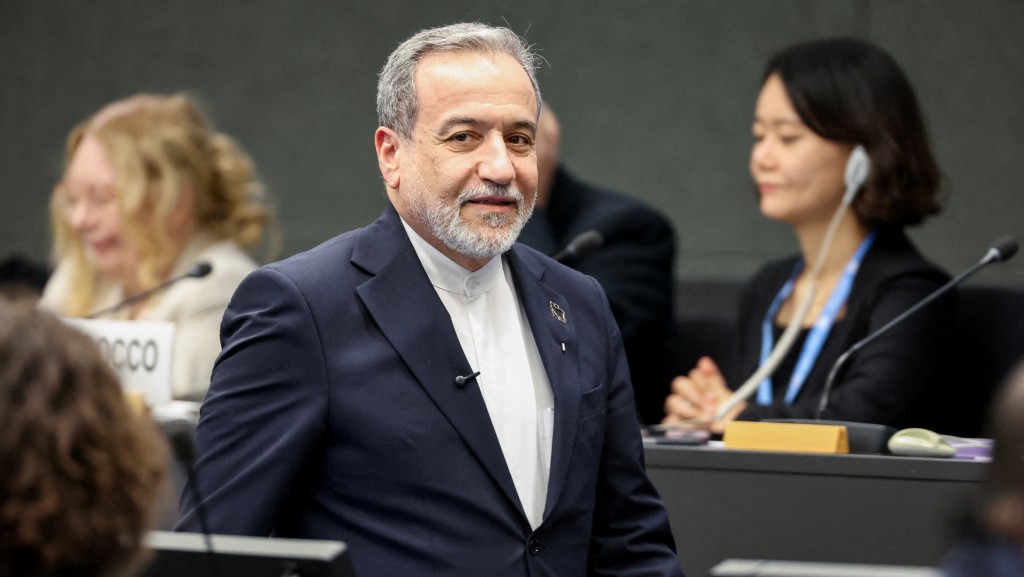 伊朗外長阿拉格齊表示，德黑蘭從未要求停火或與華盛頓展開談判。路透社