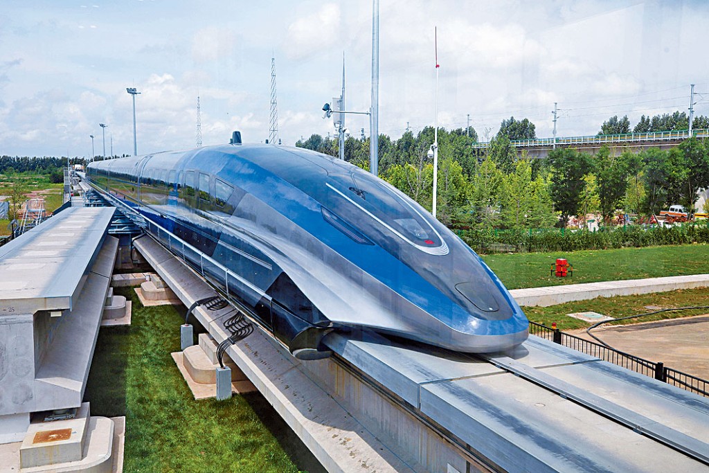 時速六百公里磁浮列車昨日在青島下綫。