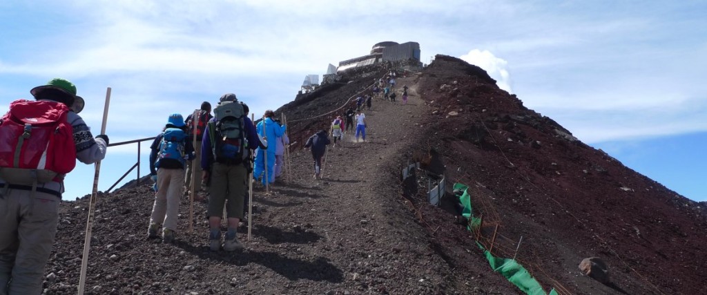 富士山吉田路線7月1日開放。吉田市觀光網站 富士山吉田路線7月1日開放。吉田市觀光網站