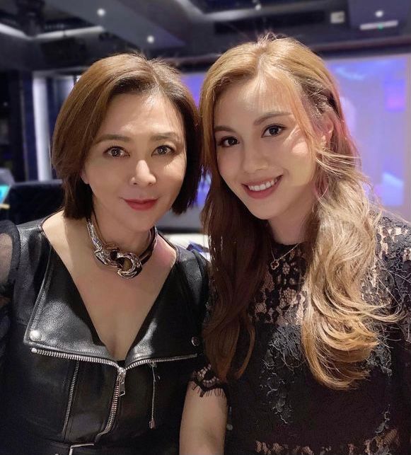 關之琳和宋宛穎被網民讚各有美態。