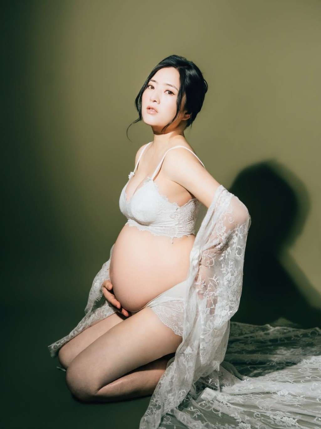 李亦喬早前上載性感孕照。 李亦喬早前上載性感孕照。