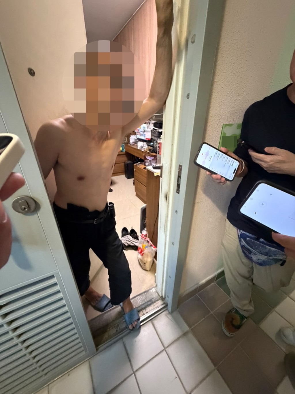 羅先生接受訪問,提到涉案印傭案發前曾反常向他借錢。曾志恆攝 羅先生接受訪問,提到涉案印傭案發前曾反常向他借錢。曾志恆攝
