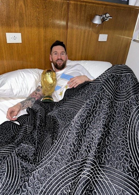 美斯圆梦捧走世界杯。Reuters