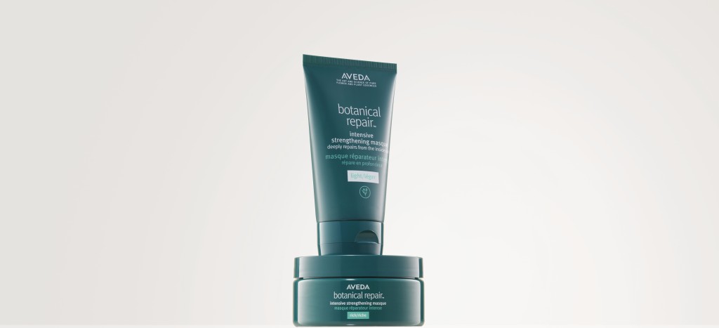 Aveda三重修复草本系列滋润发膜备有轻盈及滋润型（$480及$630），即时修复强化发丝，提供深层护理。