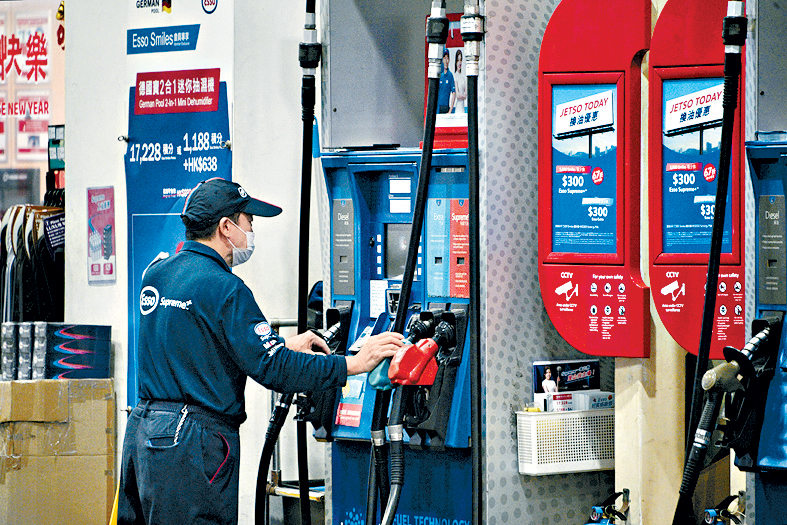 中東戰雲密布，刺激油價走高，一眾油股及油服股逆市上揚。