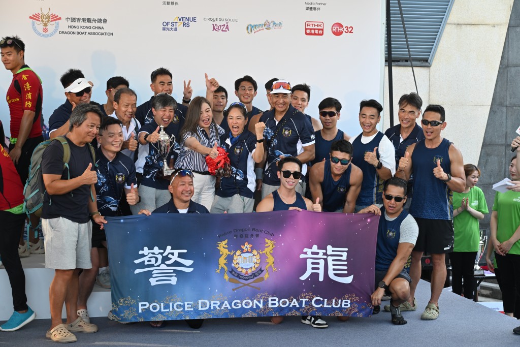 羅淑佩與「警龍」合照。劉駿軒攝 羅淑佩與「警龍」合照。劉駿軒攝