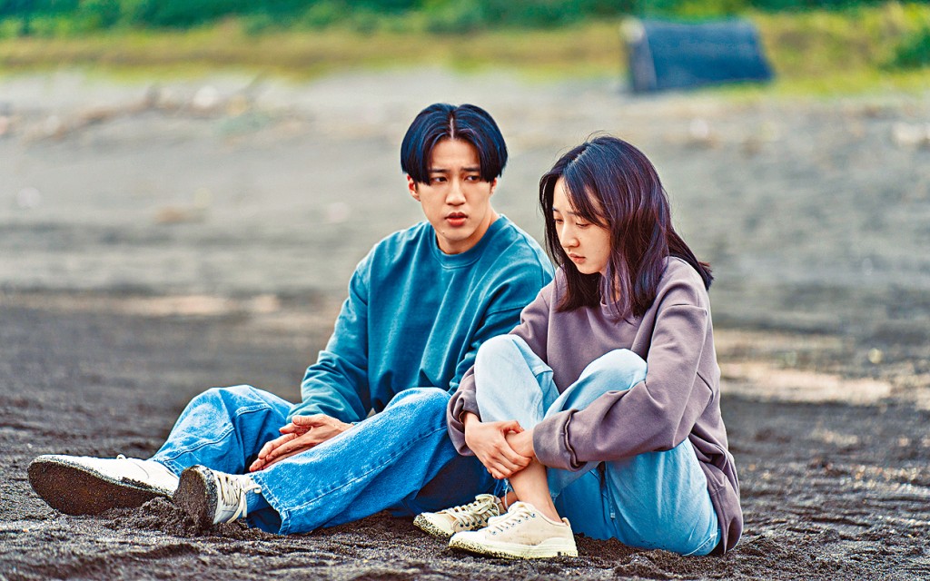 婁峻碩、李沐扮演情侶。 婁峻碩、李沐扮演情侶。