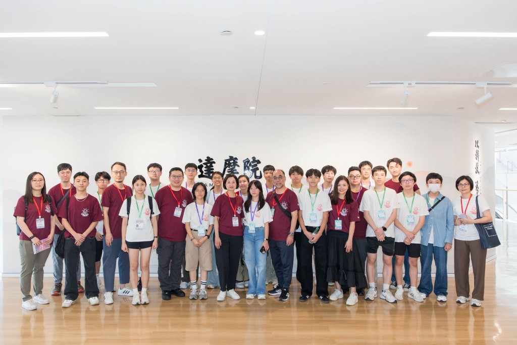 阿里巴巴首次開放達摩院予香港學生參觀。港台供圖