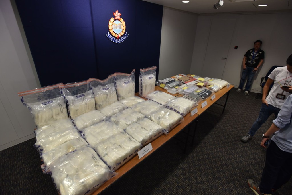 警方檢獲大量可卡因及K仔。楊偉亨攝