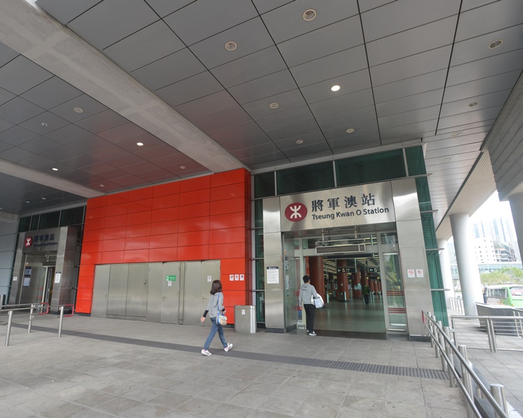 由雍明苑步行往將軍澳地鐵站只需10分鐘。