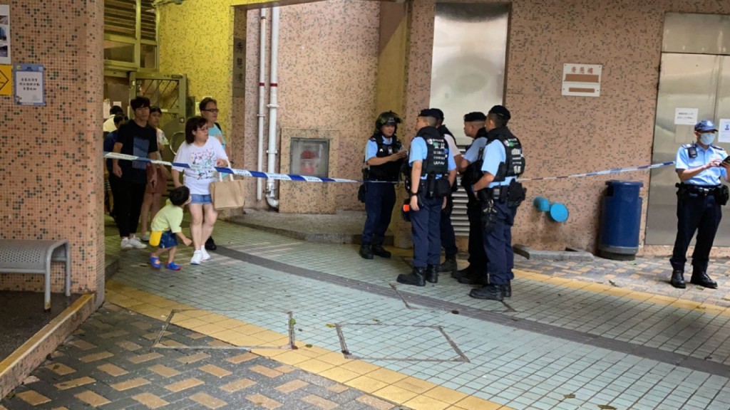 秀茂坪邨男子伏擊前女友後逃逸 搶走現金手機 傷者送院被揭藏毒 。觀塘區議員張培剛圖片