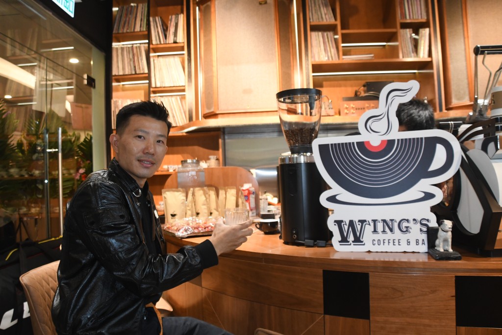 鄧宏業開設Wing\'s coffee and bar。 本報記者攝