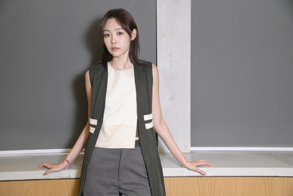 澳門演藝學院校長曾說演員代替觀眾承受所有苦與樂，此言令Eliz體會到演員的使命。