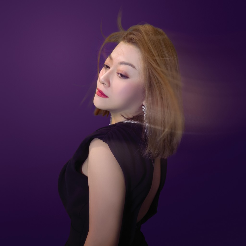 李佳