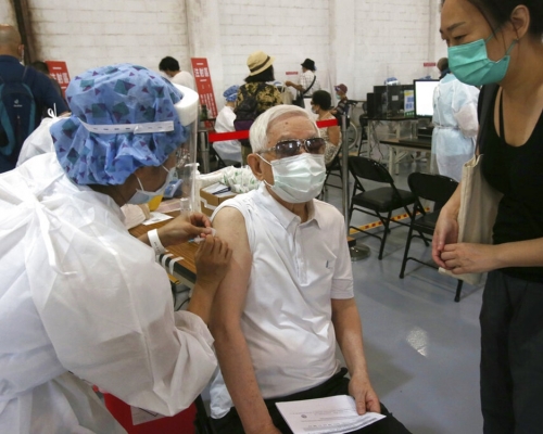 台灣新增7宗接種新冠疫苗後死亡個案。AP資料圖片，非當事人