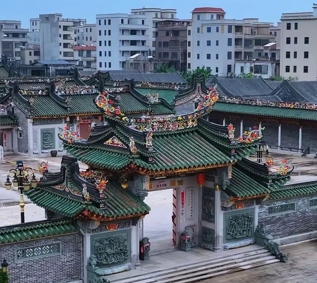 潮汕“英之园”被指霸占土地57亩。微博@克克啊