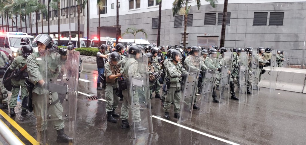 警方戒備