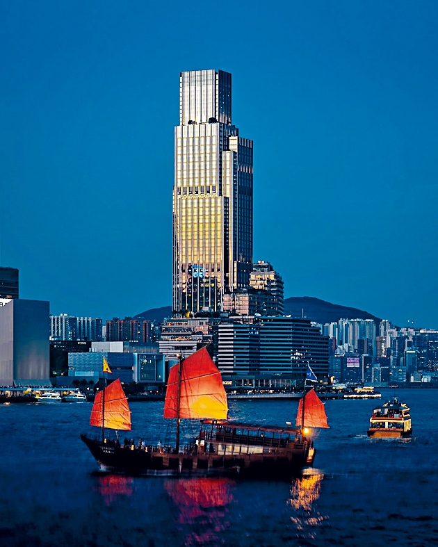 開業6年,「香港瑰麗酒店」以其獨特的「A sense of Place」待客理念,已迅速成為香港標誌性的奢華酒店代表。 開業6年,「香港瑰麗酒店」以其獨特的「A sense of Place」待客理念,已迅速成為香港標誌性的奢華酒店代表。