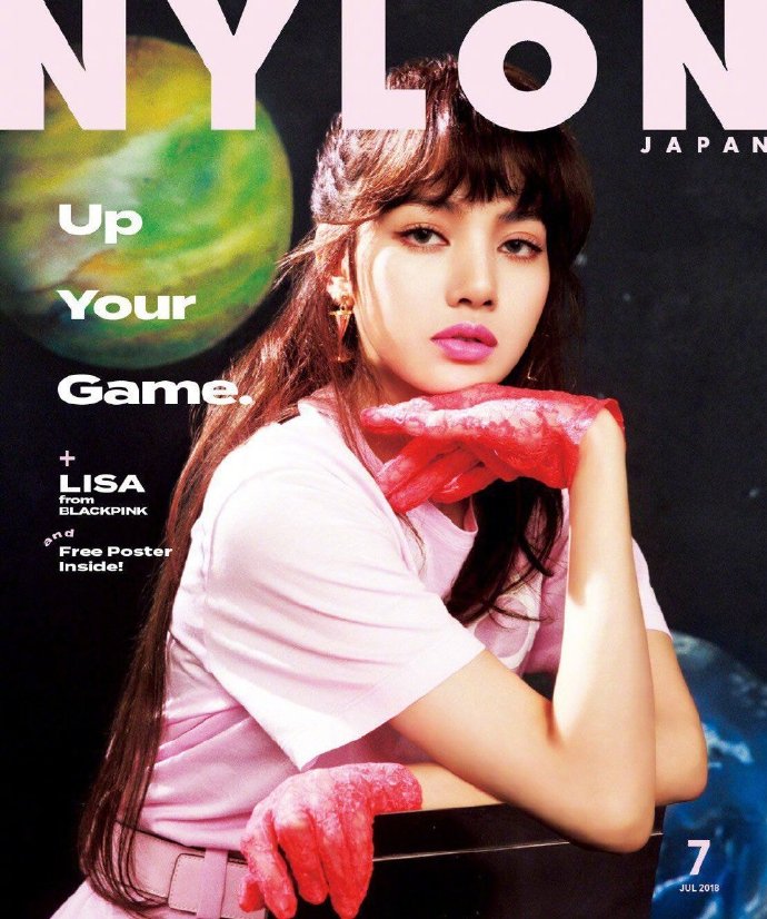 又有BLACK又有PINK。（NYLON JAPAN圖片）