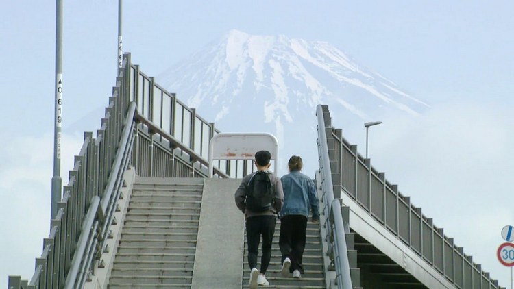 富士市政府表示，高峰时每天会有约300名游客到访梦之大桥。网上图片