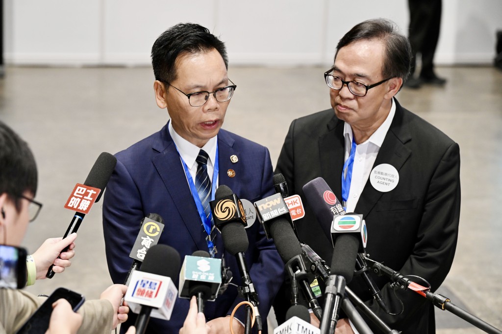 卜國明接棒經民聯主席盧偉國。資料圖片 卜國明接棒經民聯主席盧偉國。資料圖片