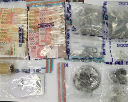 行動中檢獲的證物。警方提供