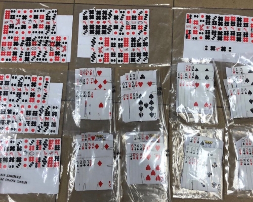 警方黃大仙下邨打擊非法聚賭。警方圖片
