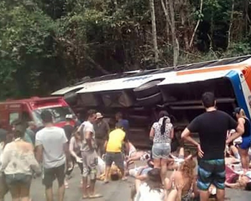 巴西早前曾發生巴士撞車事故。網上圖片