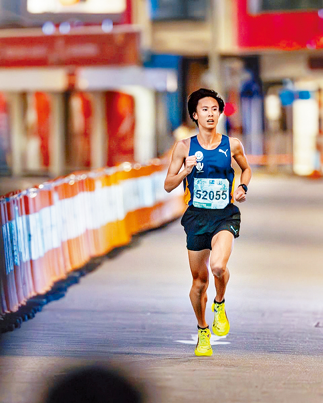 香港長跑好手林穎璋(Vincent)喺3000米賽事首次刷新香港紀錄。